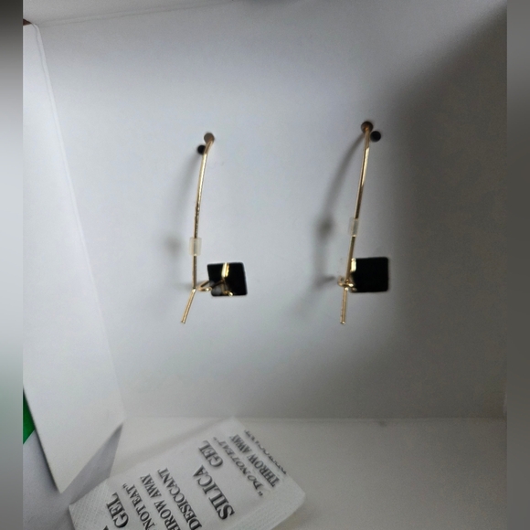 Betsey Johnson - NEW Pink and Gold Sugar Skull Dangling Earrings - Picture 5 of 7